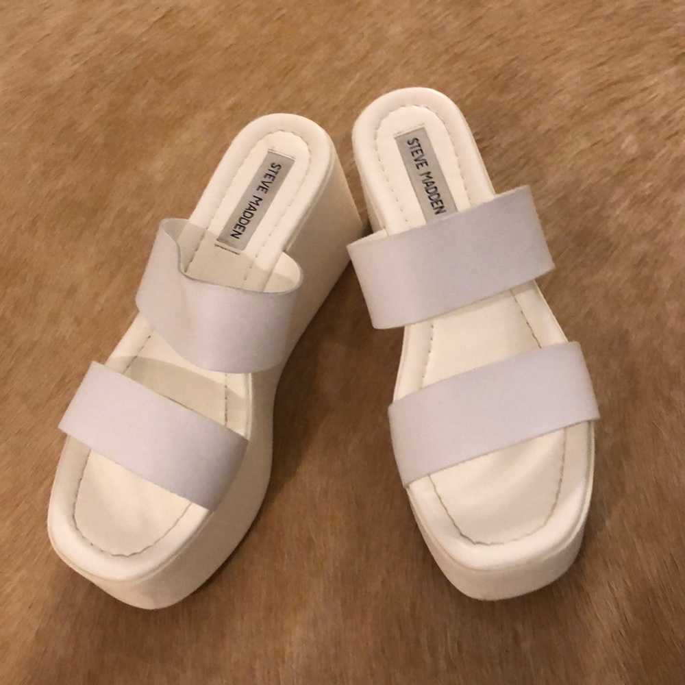 STEVE MADDEN white platform sandals